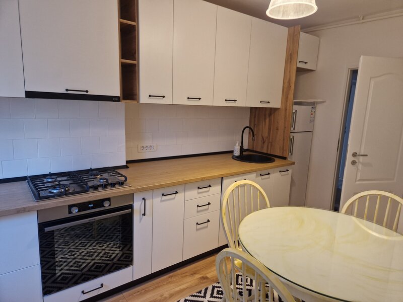 Tineretului, Strada Viorele,